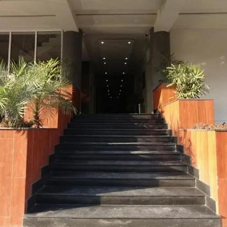 Furnished One-Bedroom Apartment For Rent Lahore Exterior foto