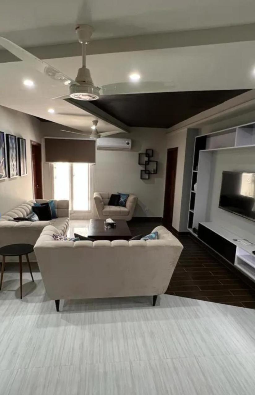 Furnished One-Bedroom Apartment For Rent Lahore Exterior foto